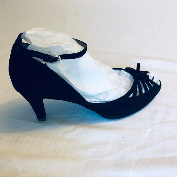 Black Suede Heels 9.5 Dress Shoe Peep Toe, Ankle Strap Womens Liz Claiborne - Picture 8 of 12